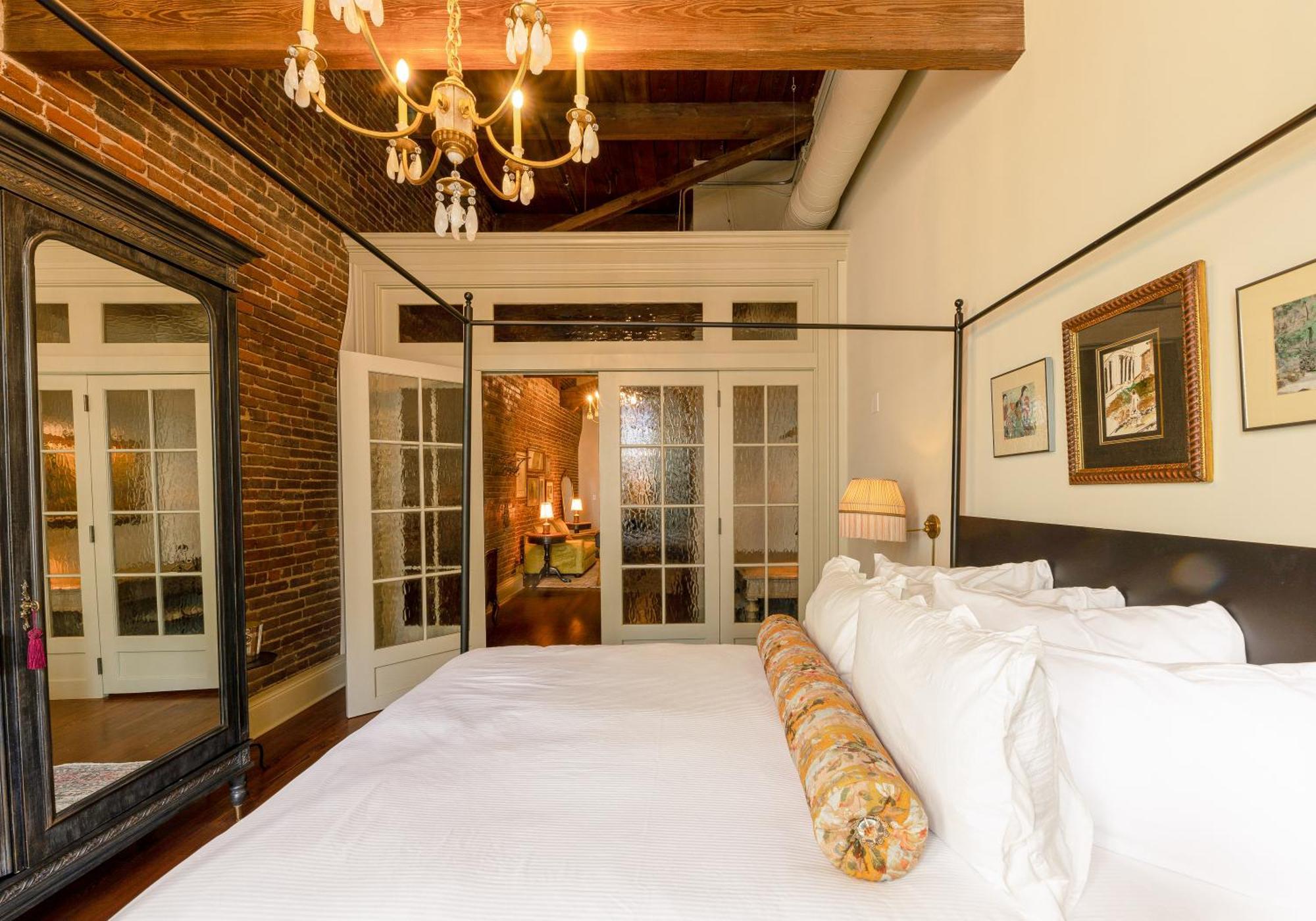 Hotel Cleo, Knoxville Downtown, A Tribute Portfolio Hotel Esterno foto