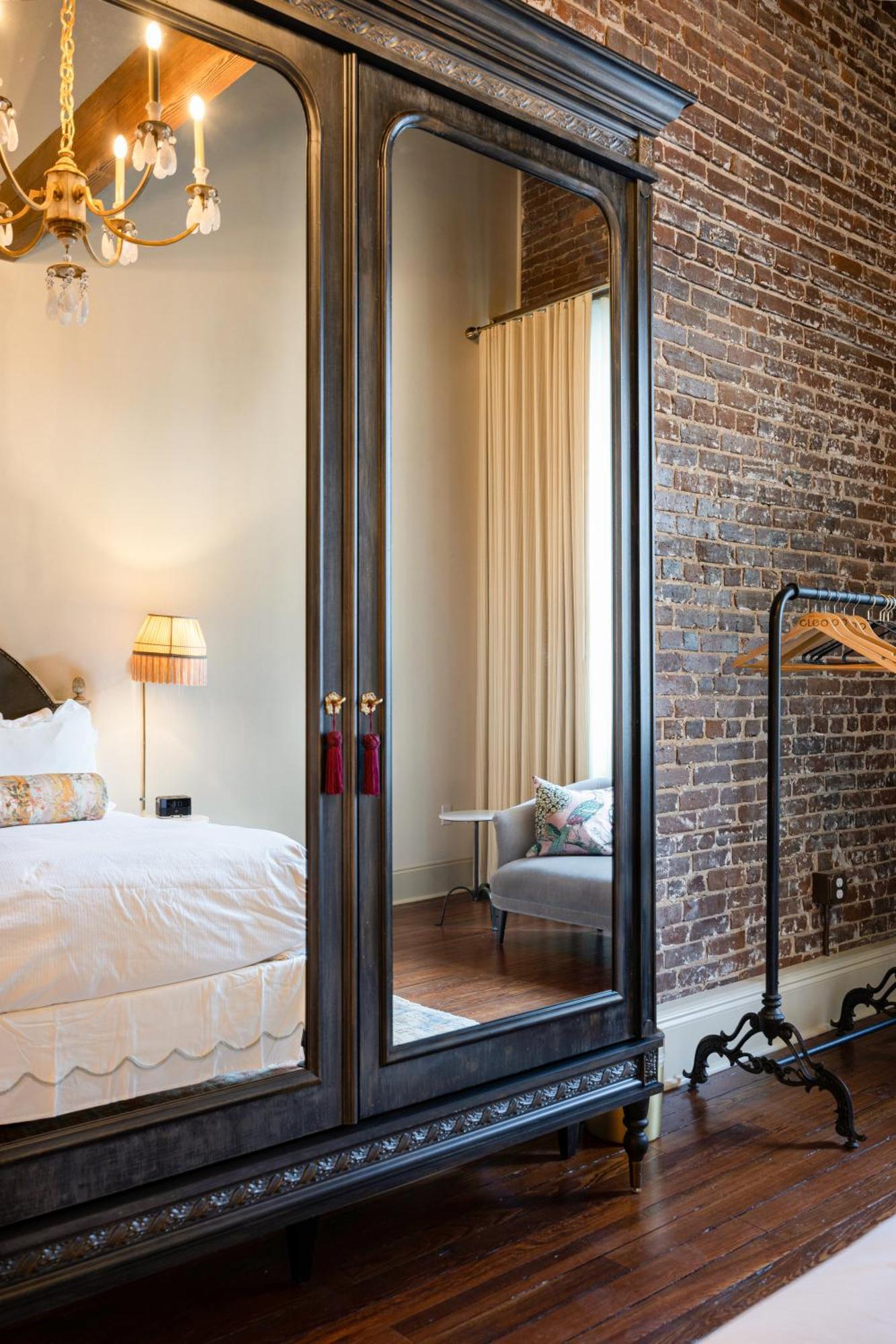 Hotel Cleo, Knoxville Downtown, A Tribute Portfolio Hotel Esterno foto