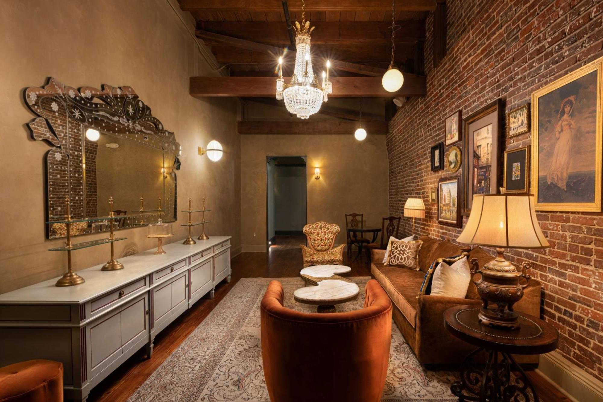 Hotel Cleo, Knoxville Downtown, A Tribute Portfolio Hotel Esterno foto